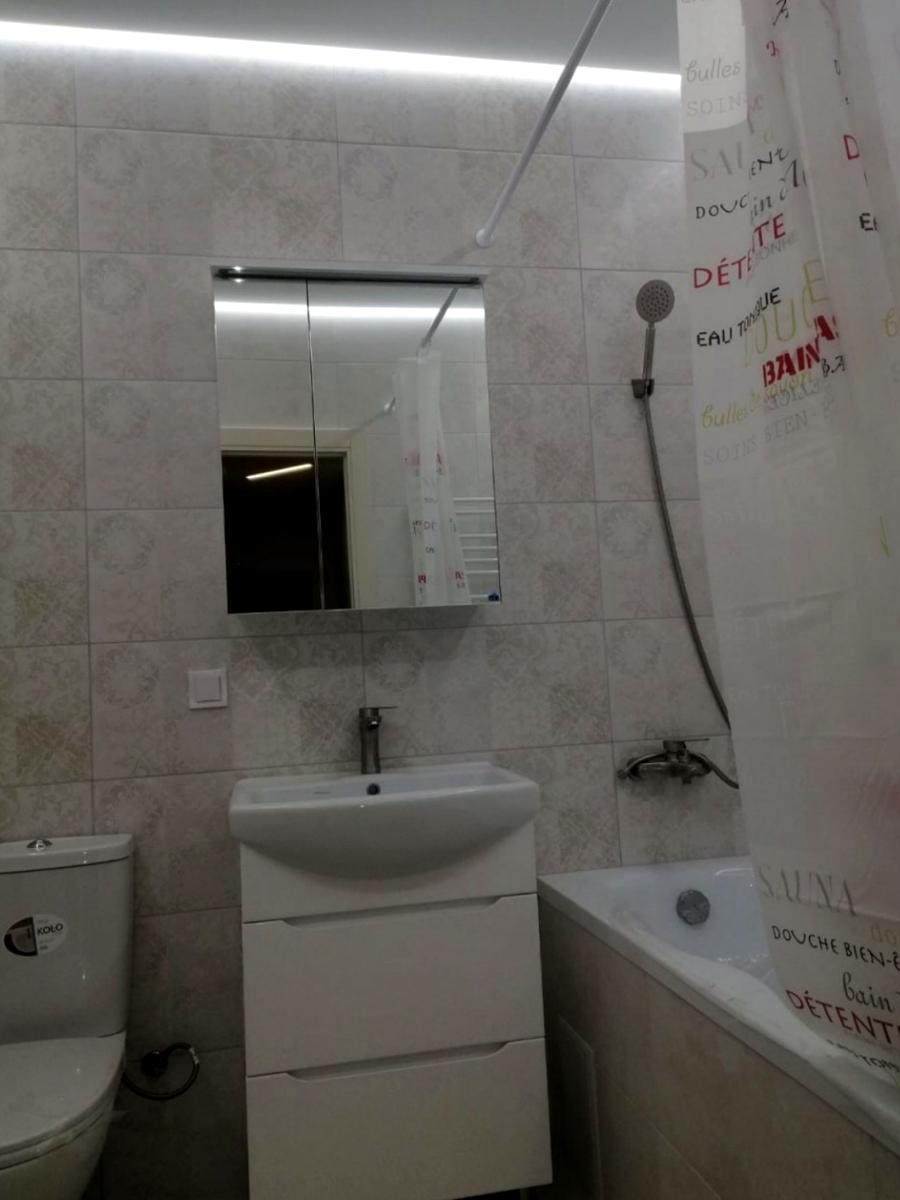 1872887982246381