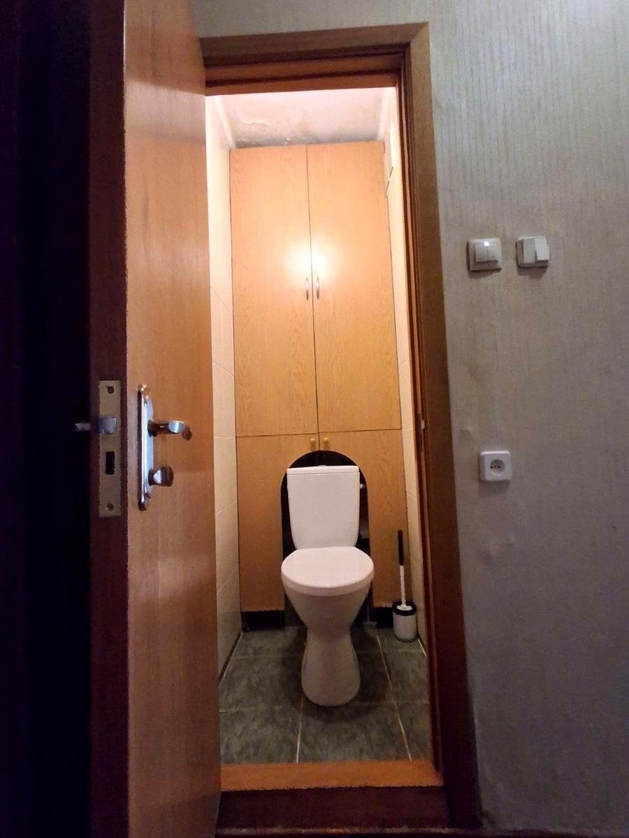 1872893444225310