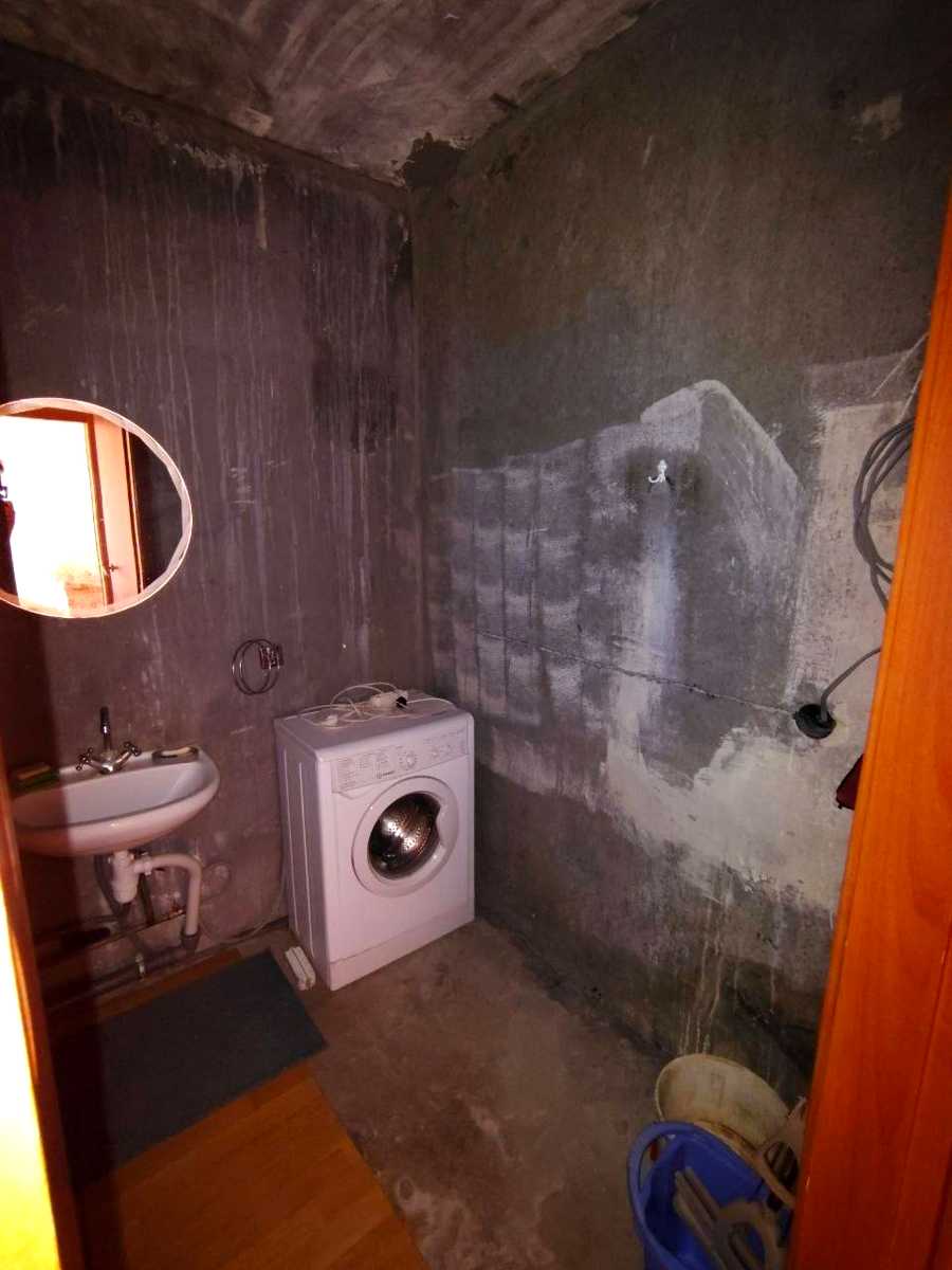 1872893987557307
