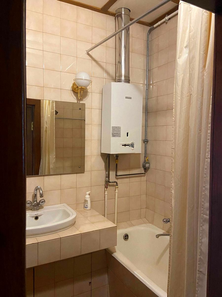 1872895615372793