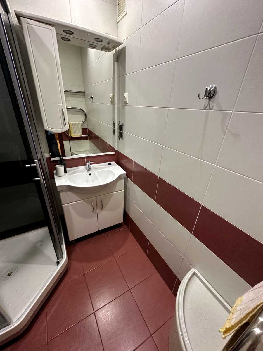 1872898475046281