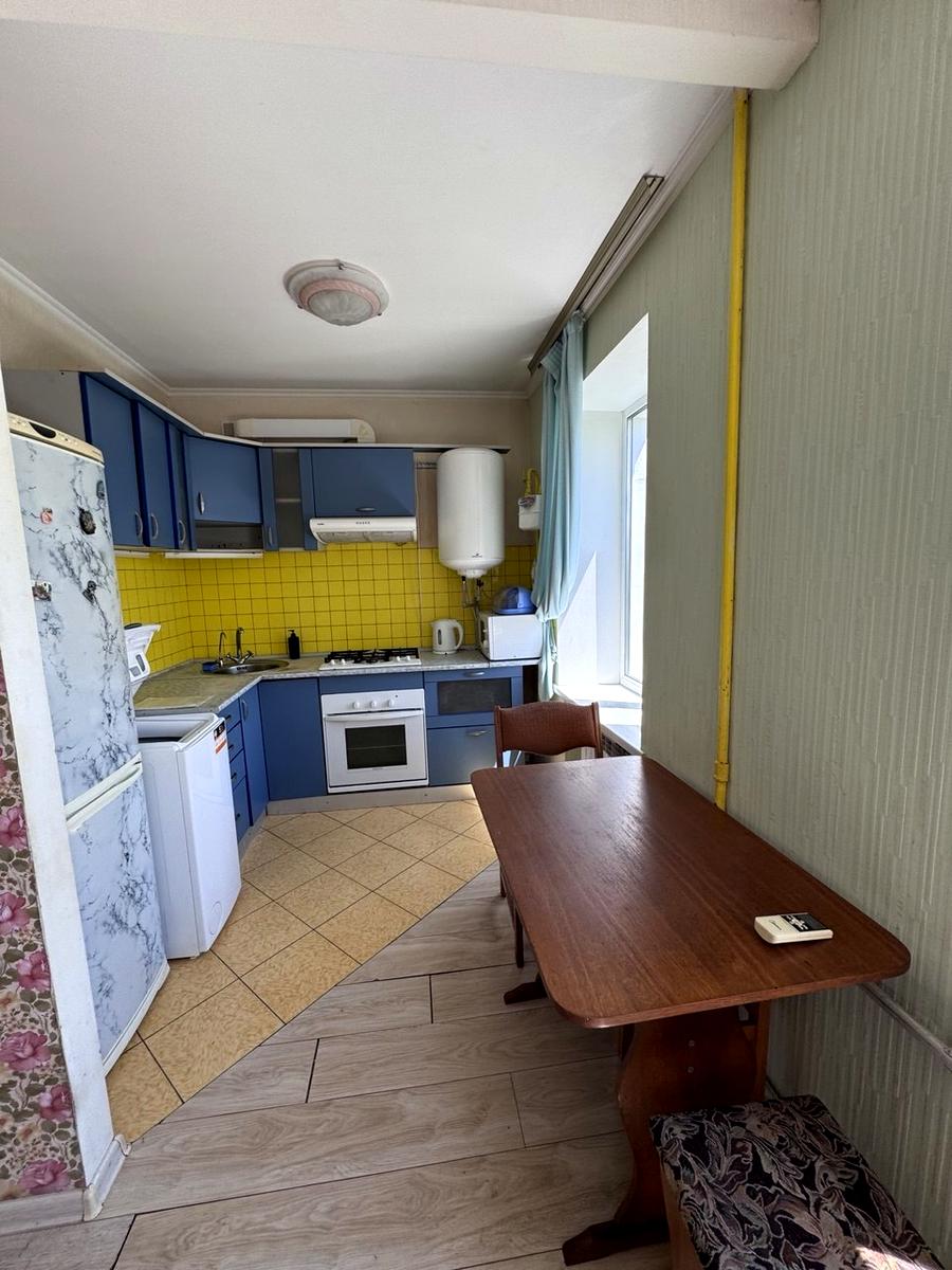 1872935871403652