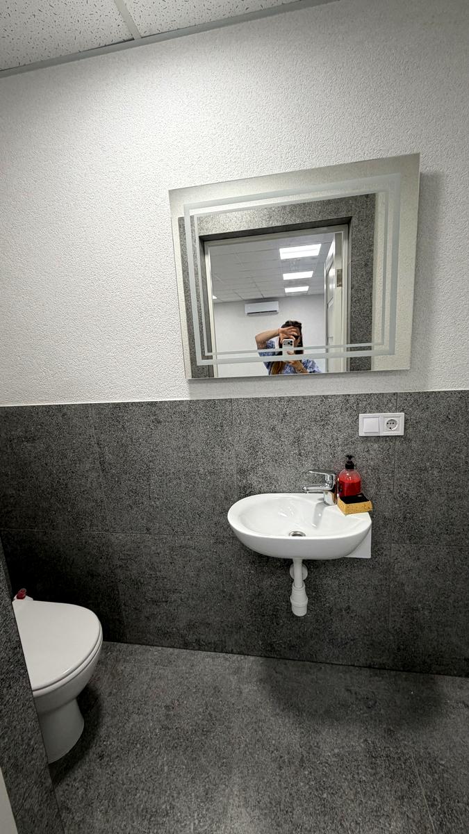 1872936281842677