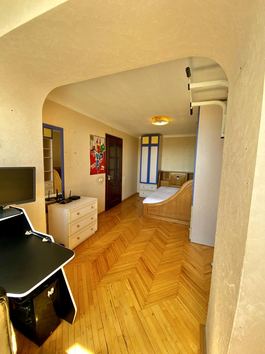 1872946926936531