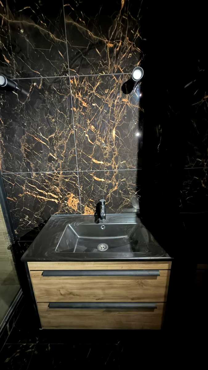 1872951543804775