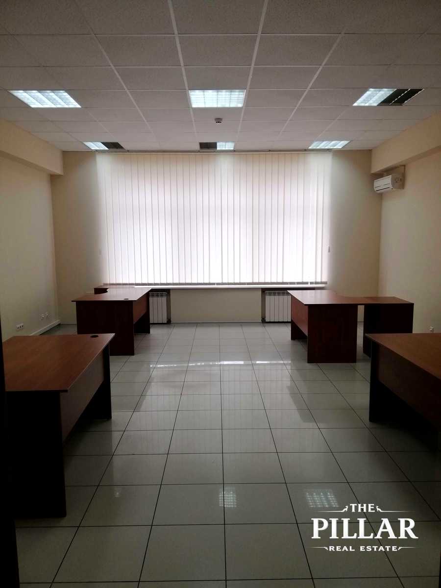 1872968737585359