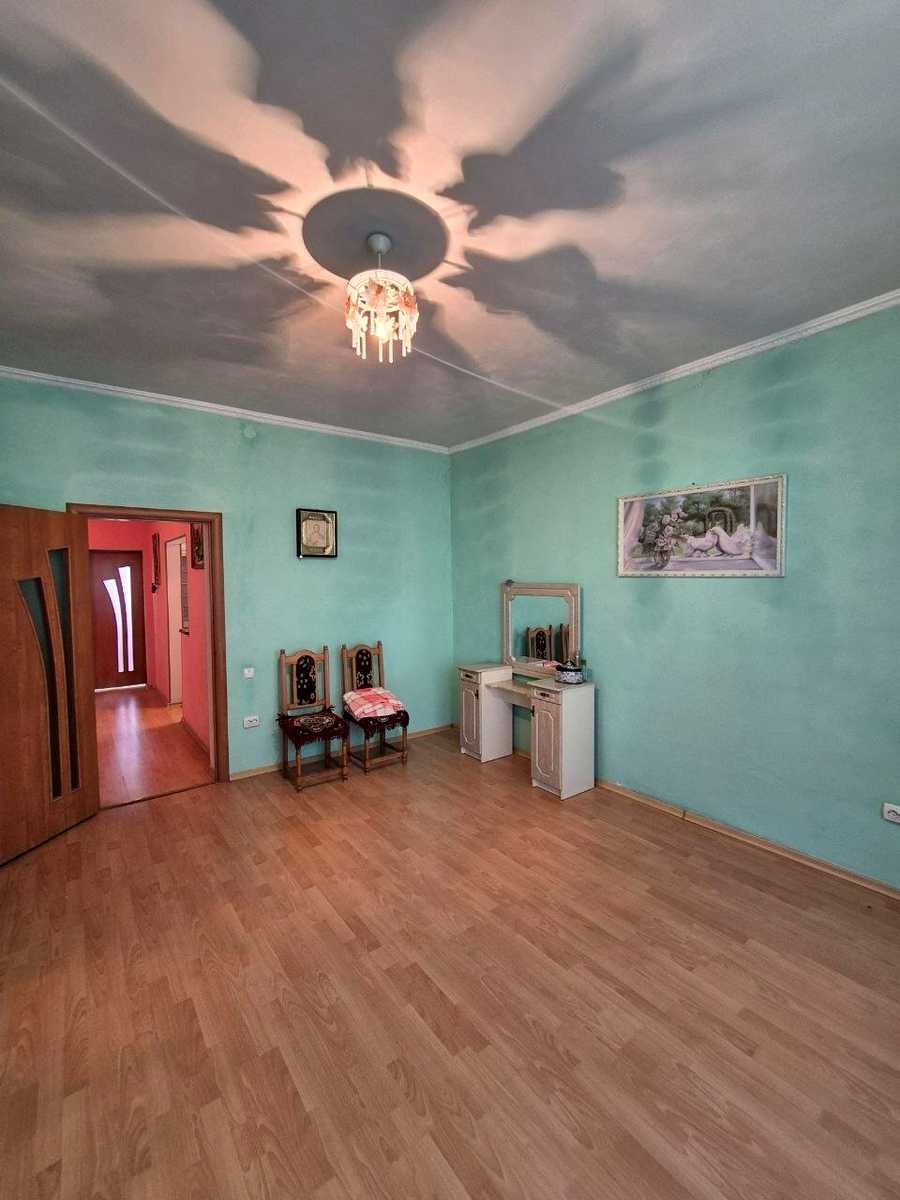 1872970638410757