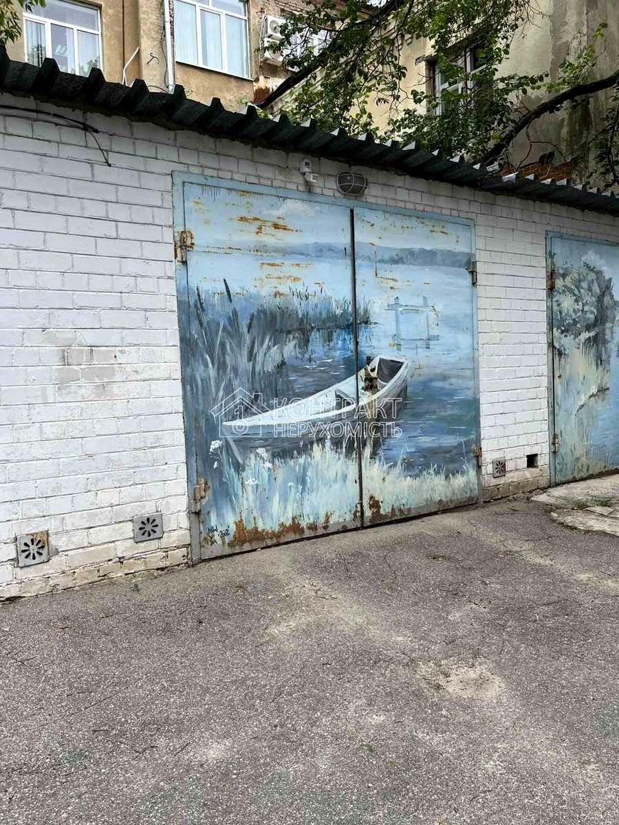 1872975394165663
