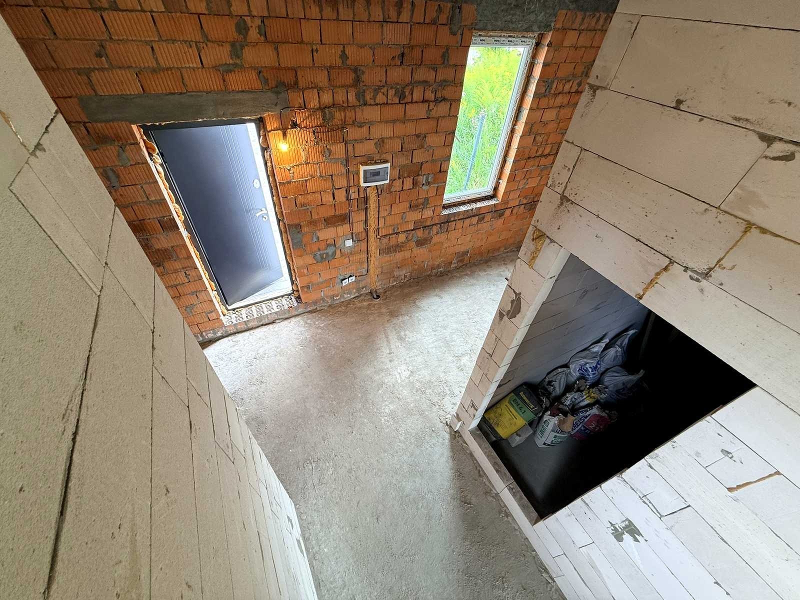1872979251754277