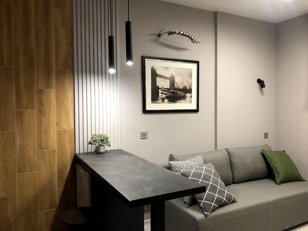 1872983957000163