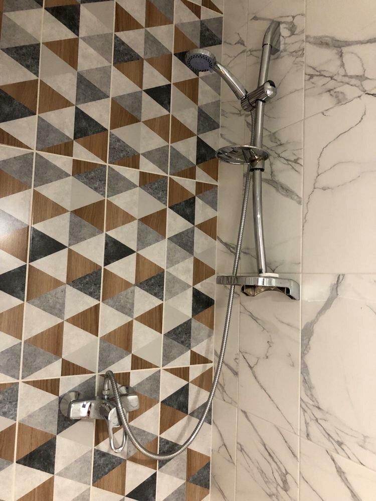 1872983974850900