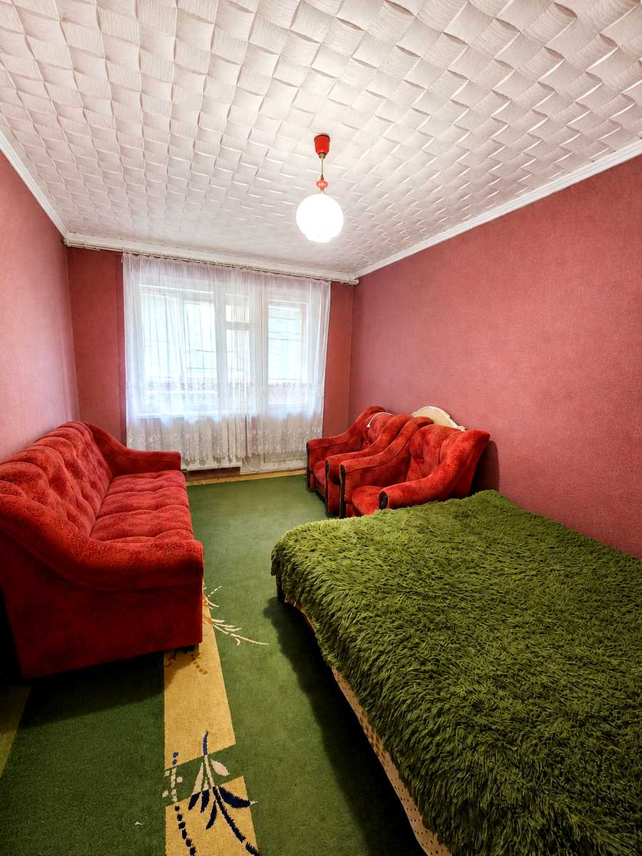 1872985438508236