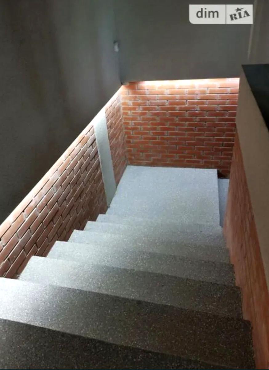 1873028296587975