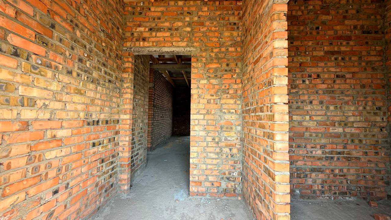 1873039307722872