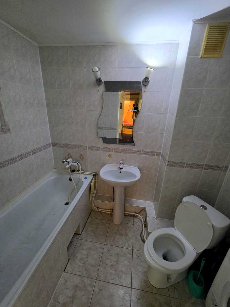 1873046630872535