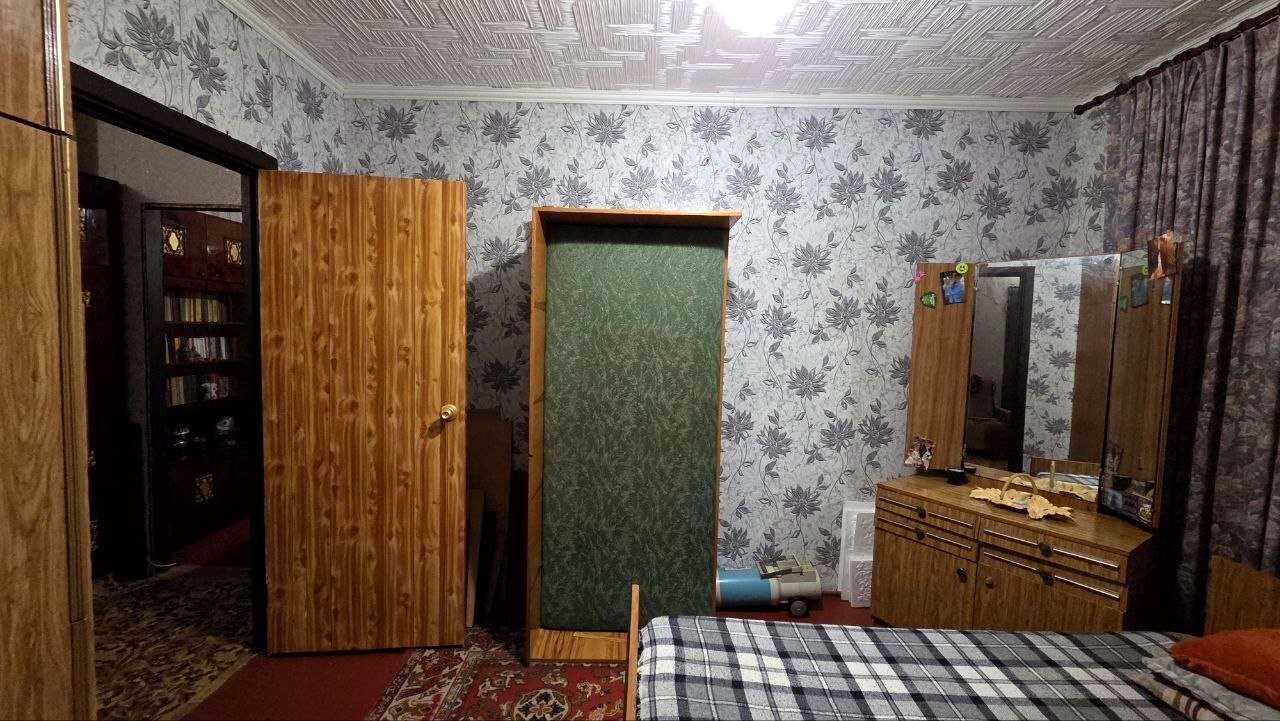 1873054828821125