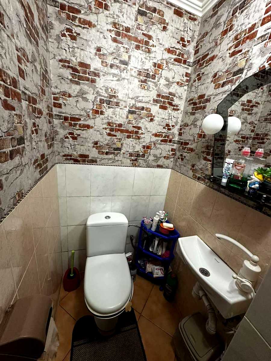 1873076442425807