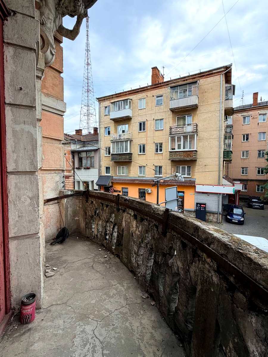1873128523334541