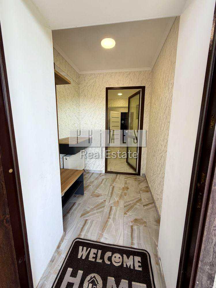 1873129824019544