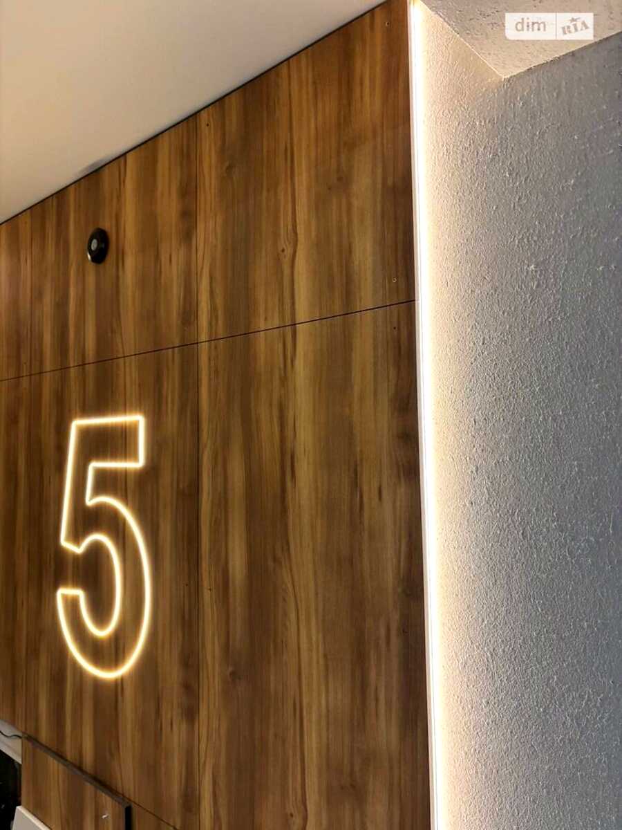 1873138610722216