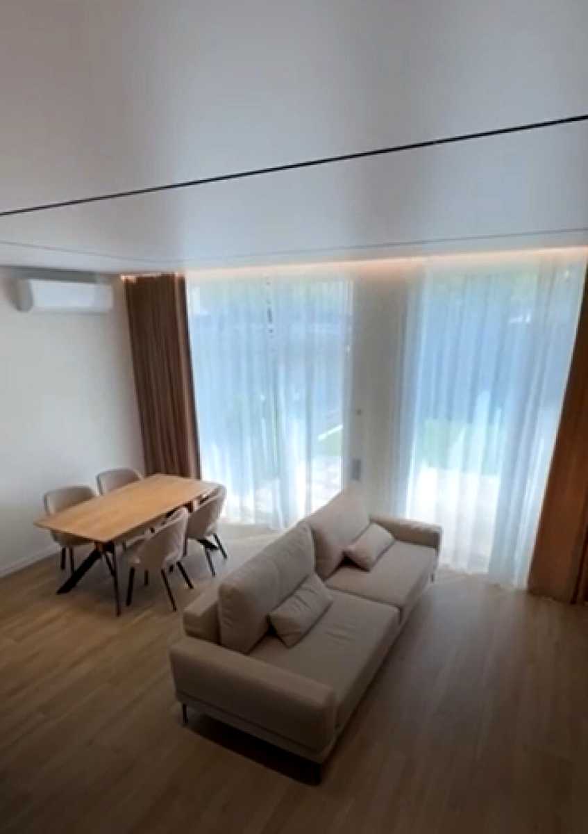 1873139702636925