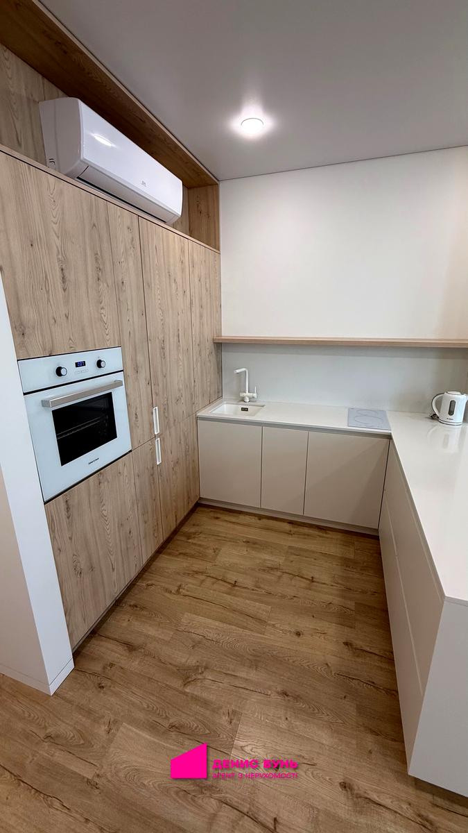 1873152696215887