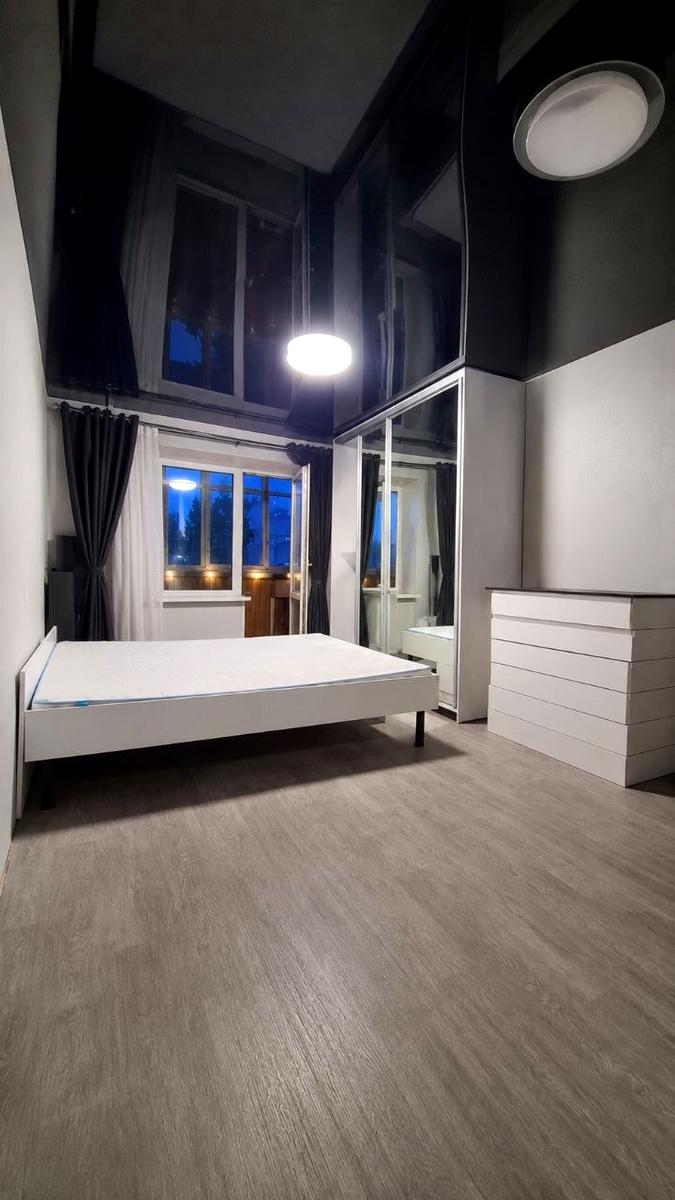 1873164237658792