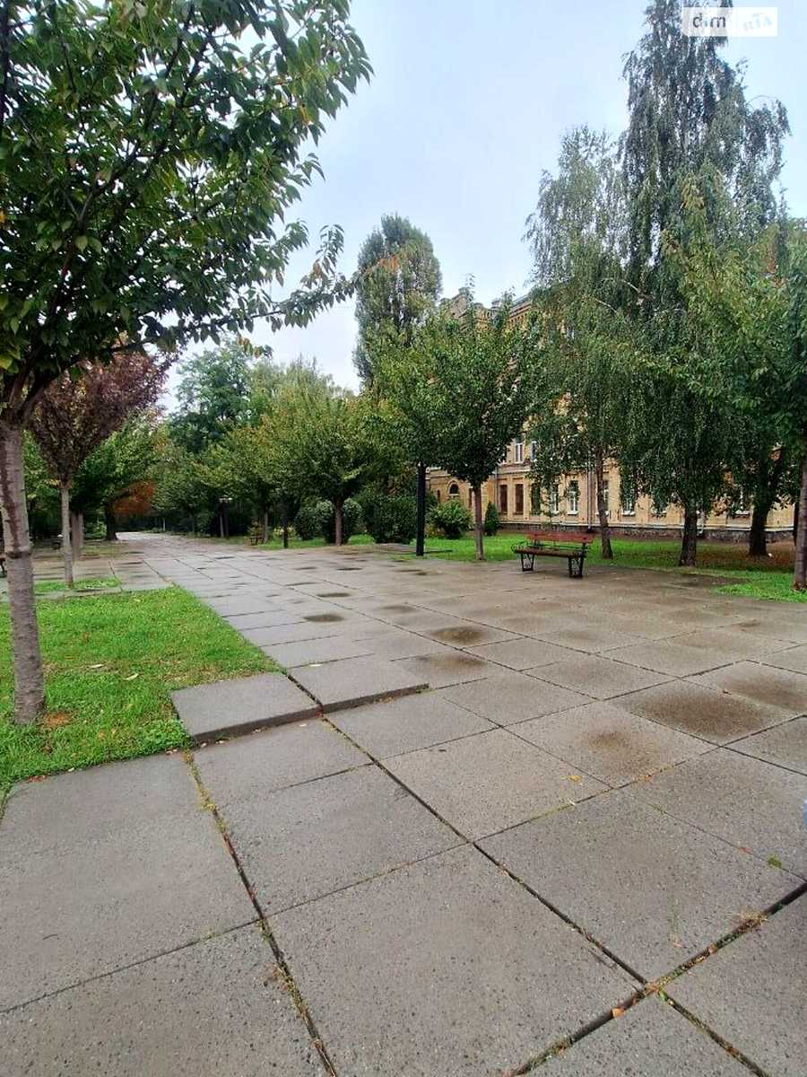 1873216354417272