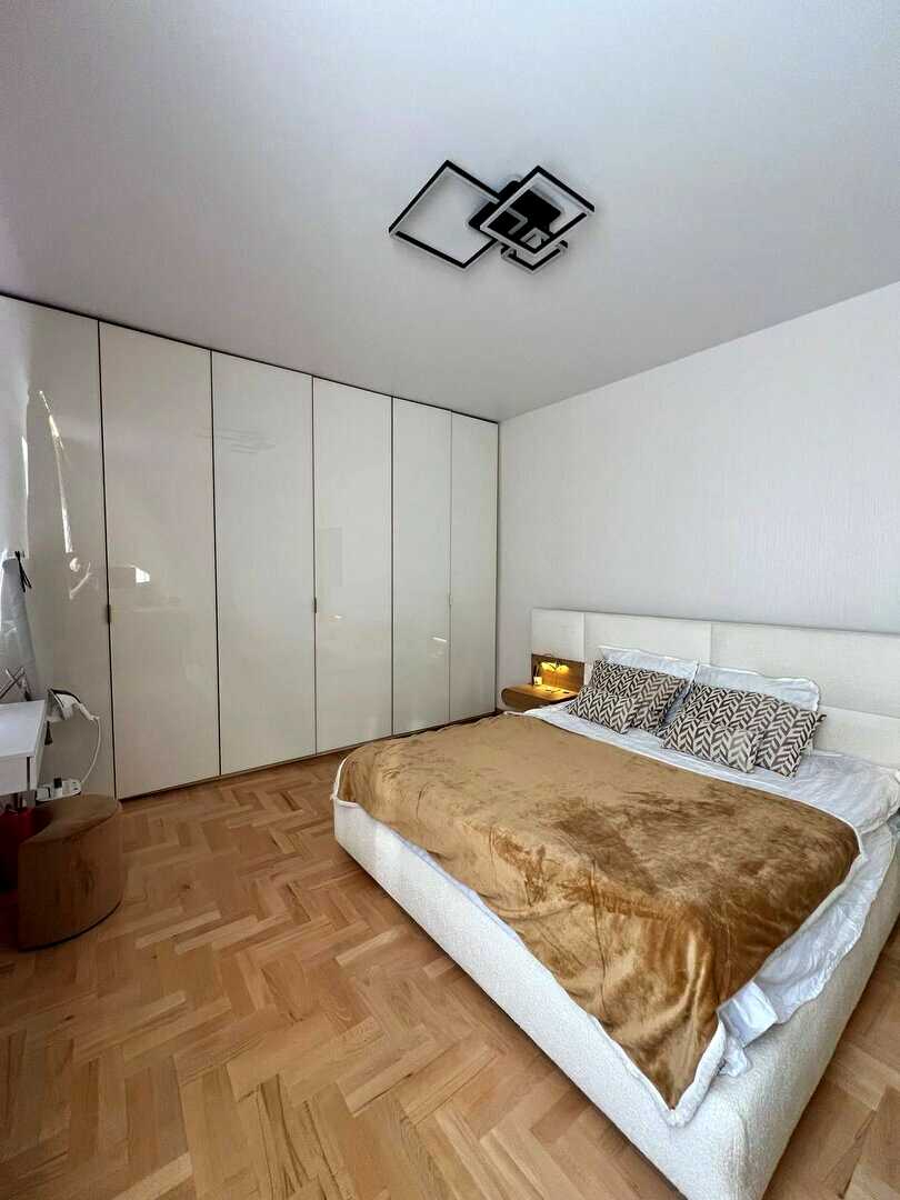 1873217787535571