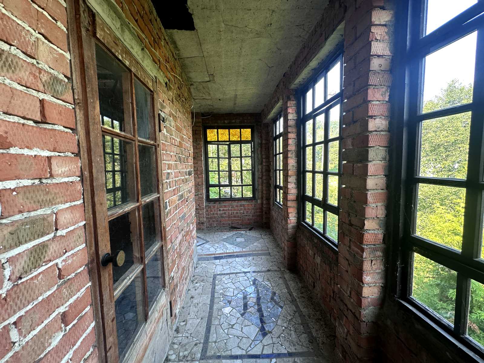 1873218398219857
