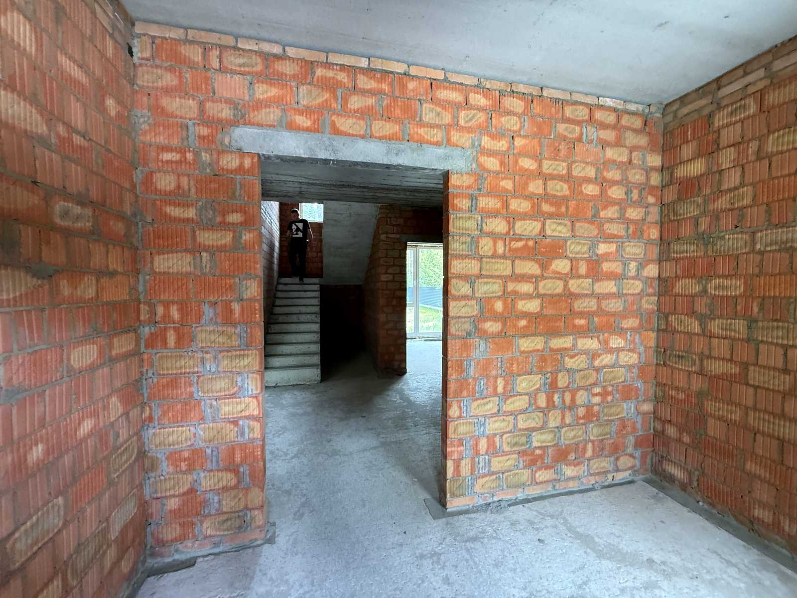 1873228211848663