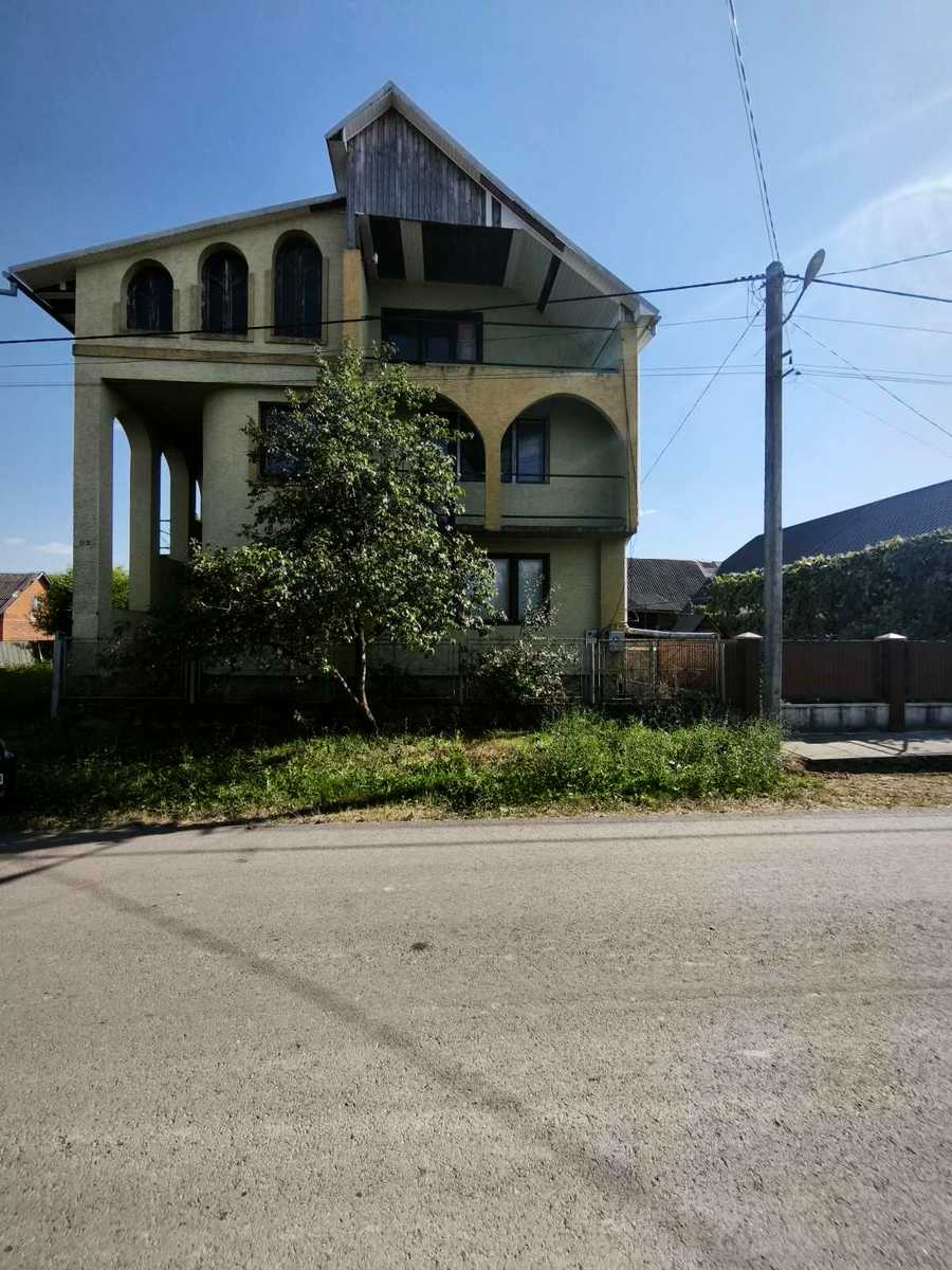1873231679924568