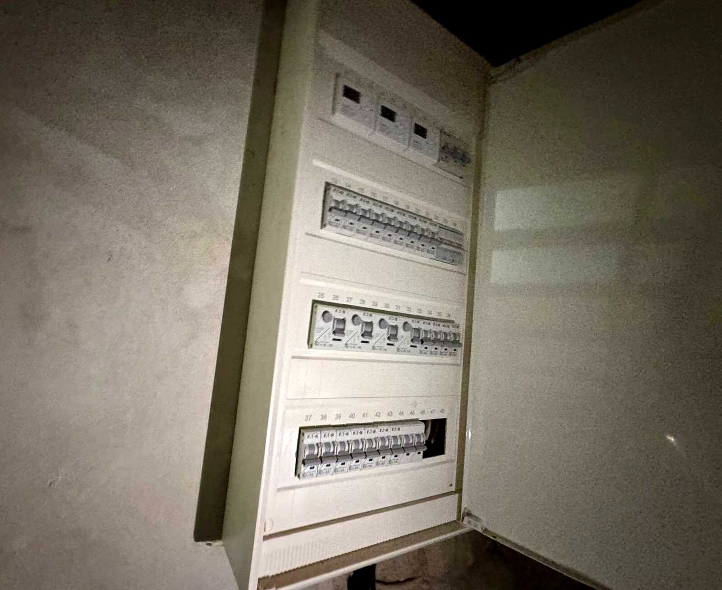 1873232315843907