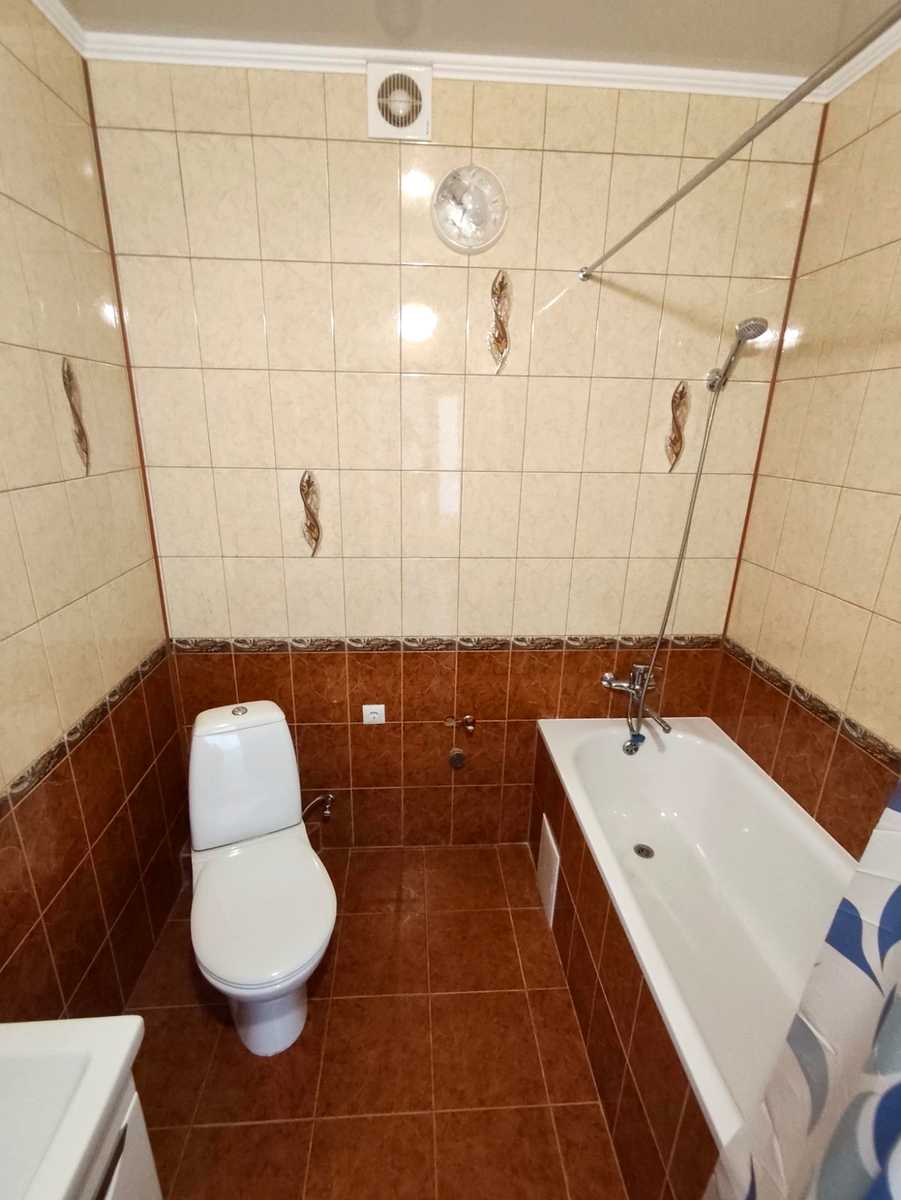 1873253845395360