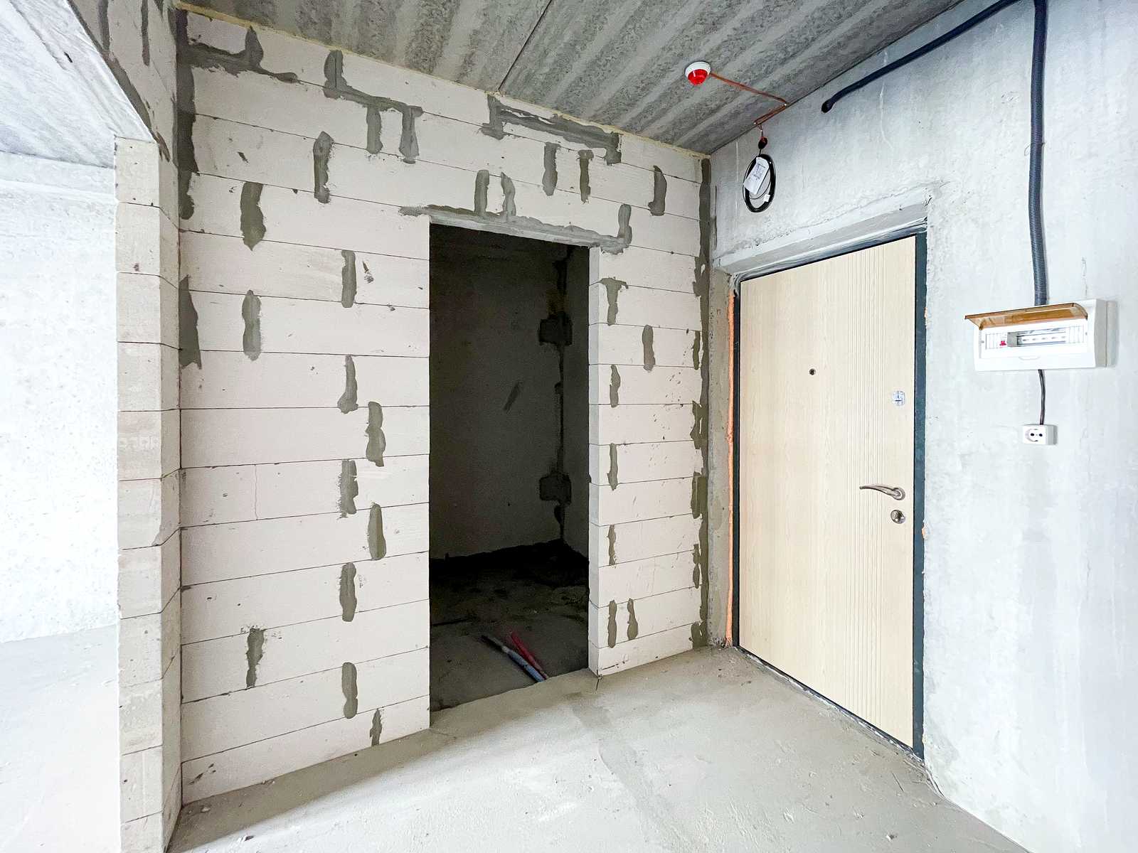 1873273048030571