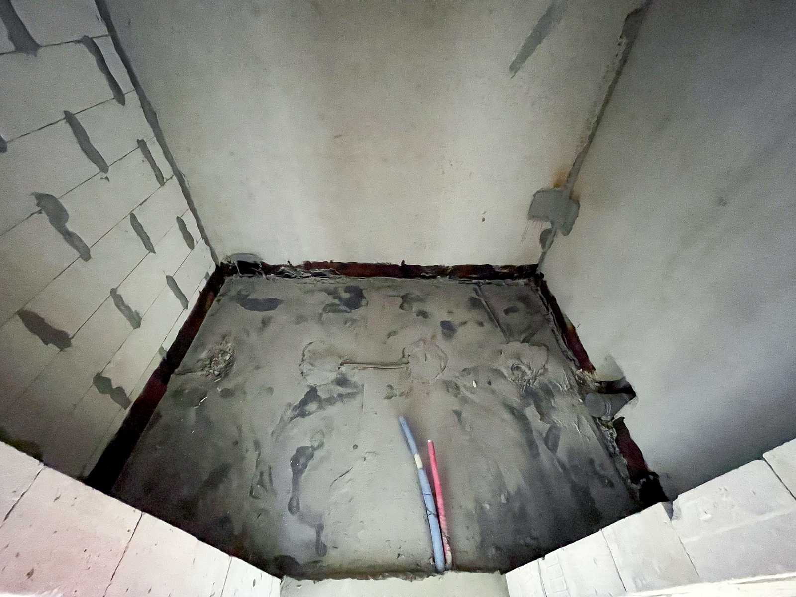 1873273054554040