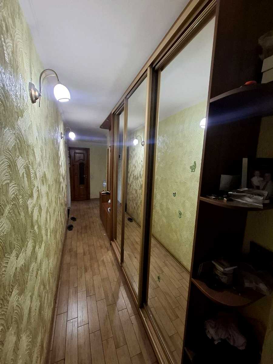 1873294933403725