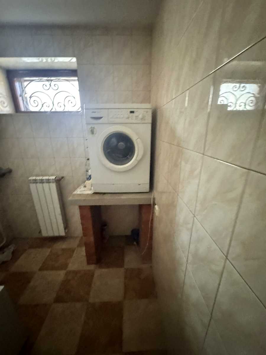 1873305076568168