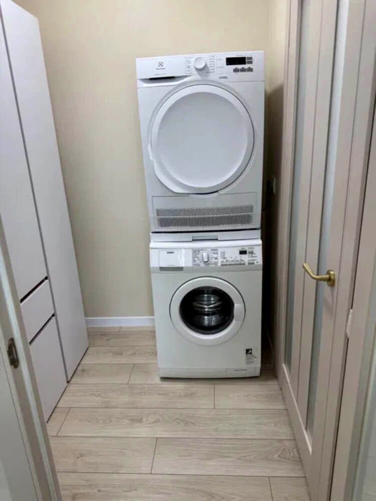1873305504482336