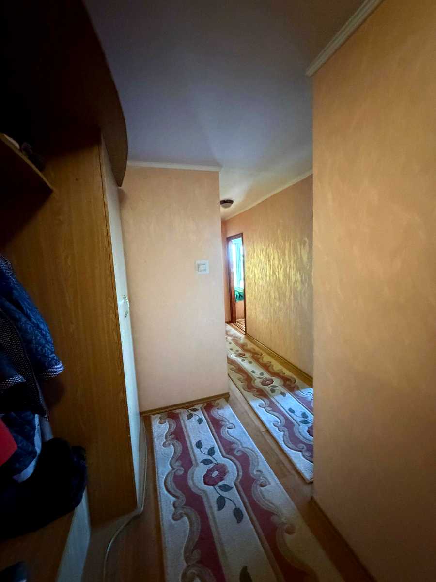 1873308592498352