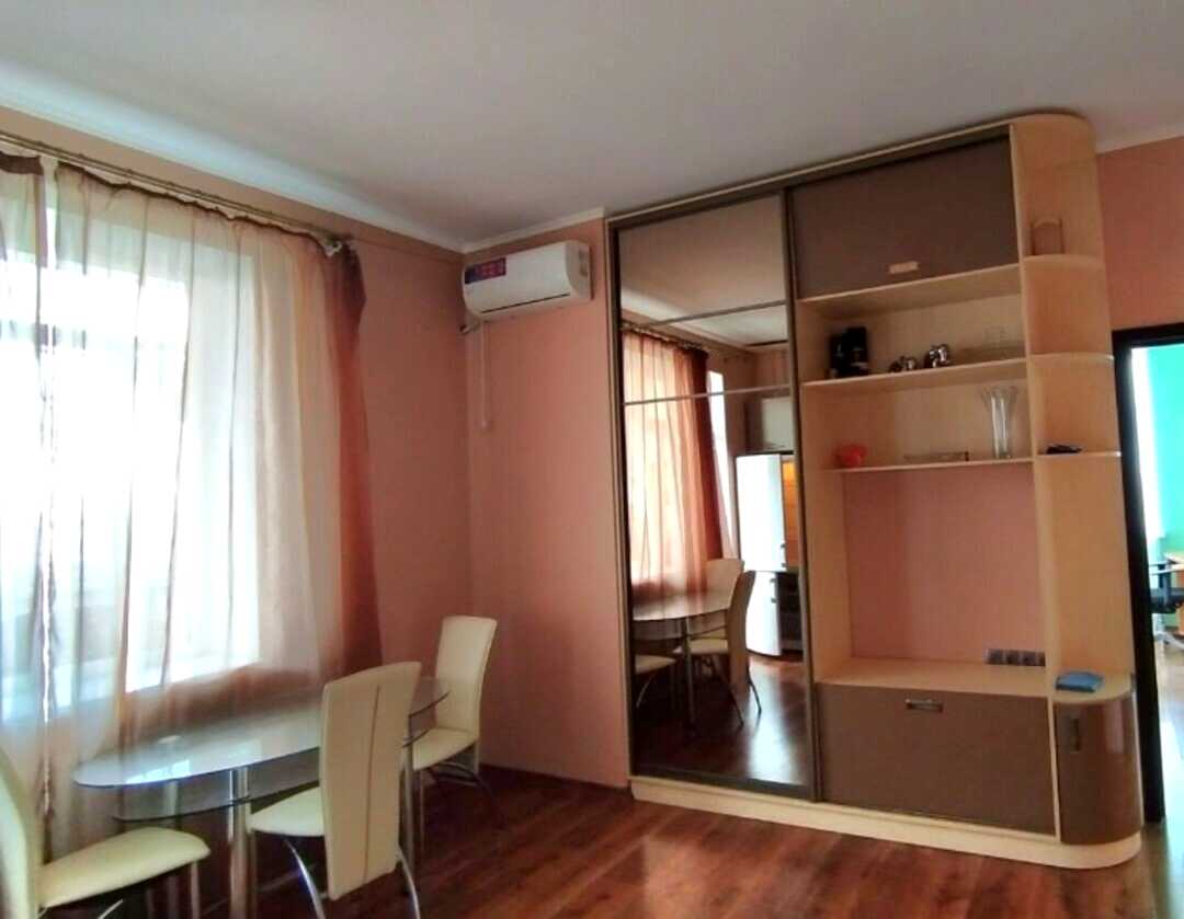 1873311123696530