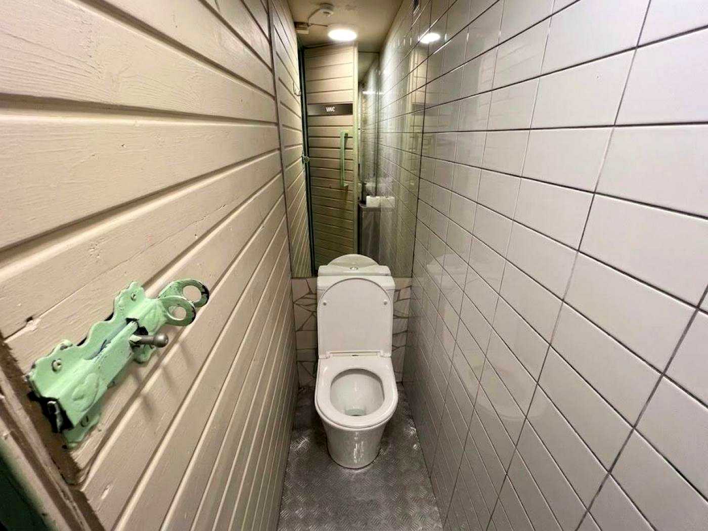 1873311906106447