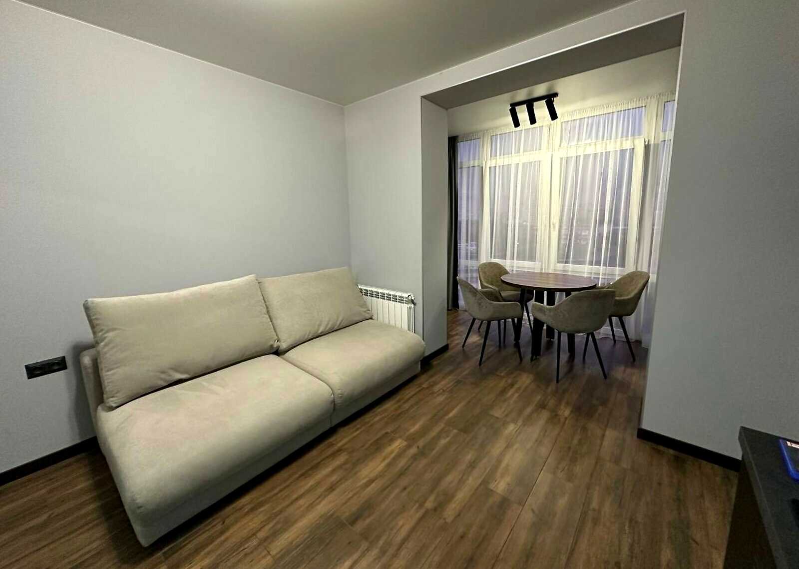 1873315476164410