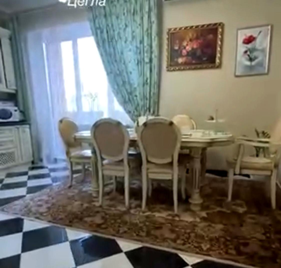 1873325070000889