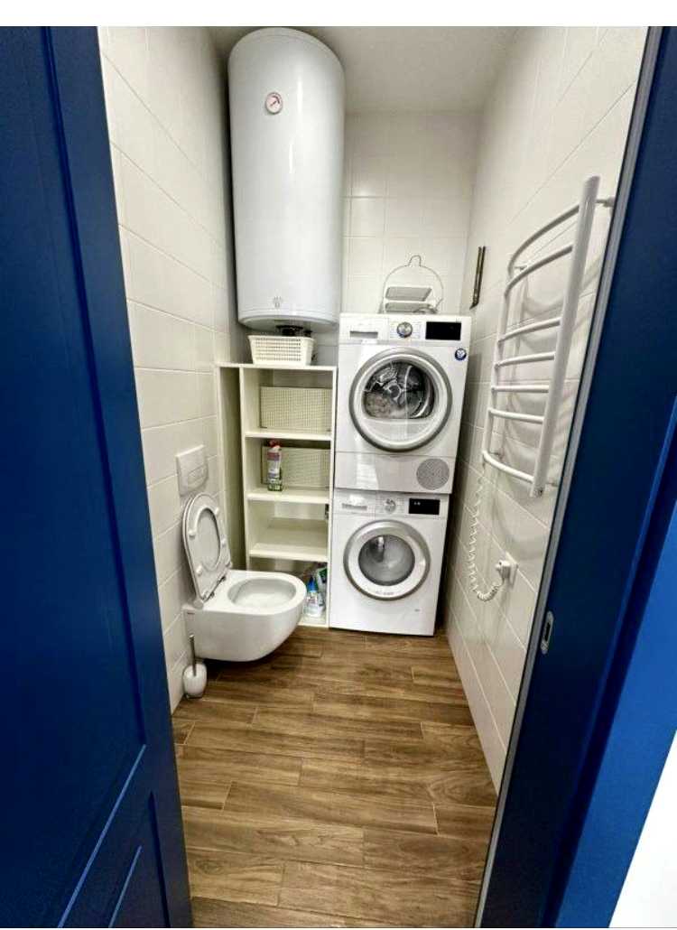 1873328244042080