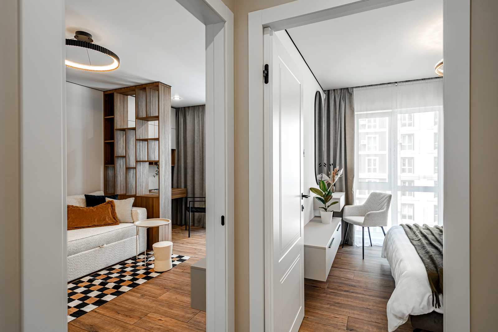 1873328351120901