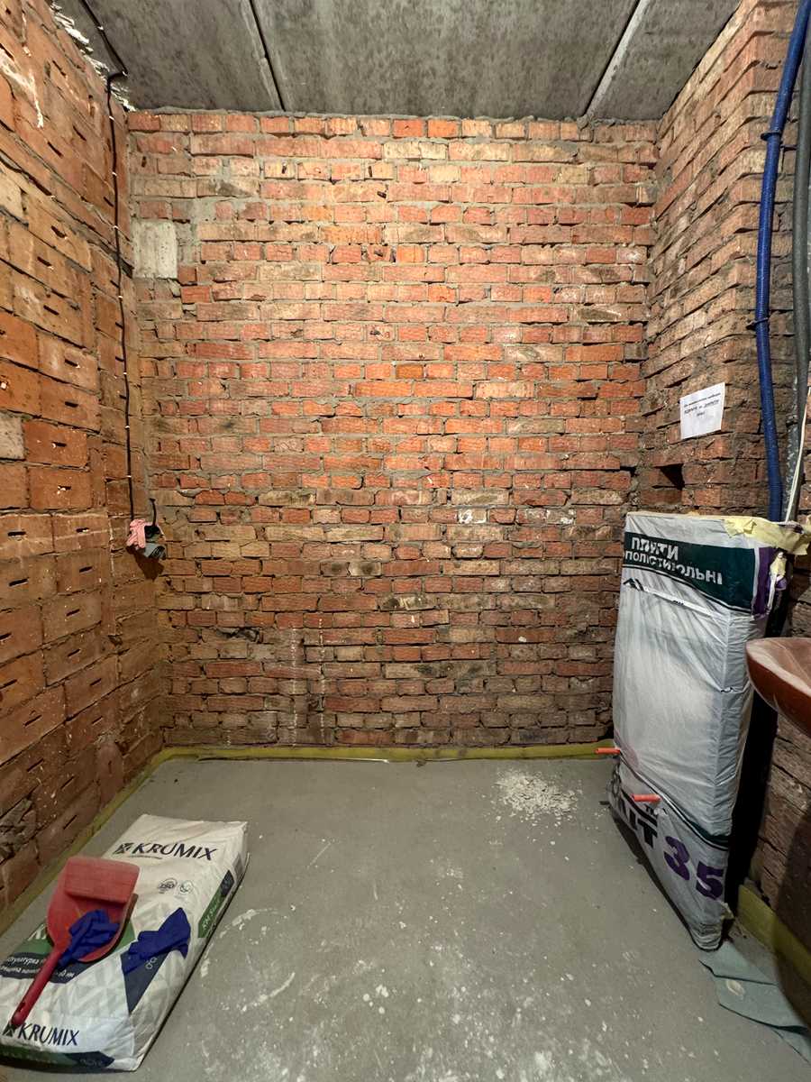 1873336796217800