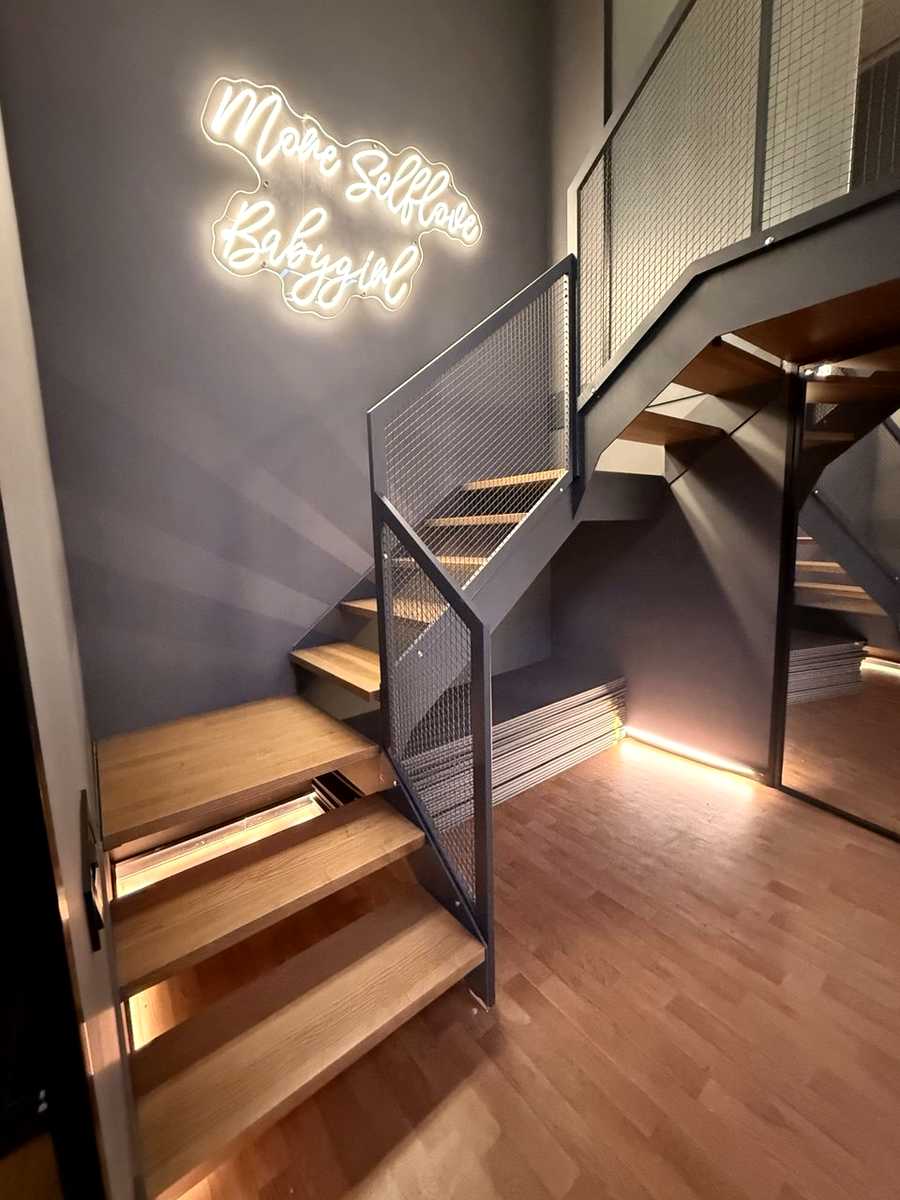 1873342325576360
