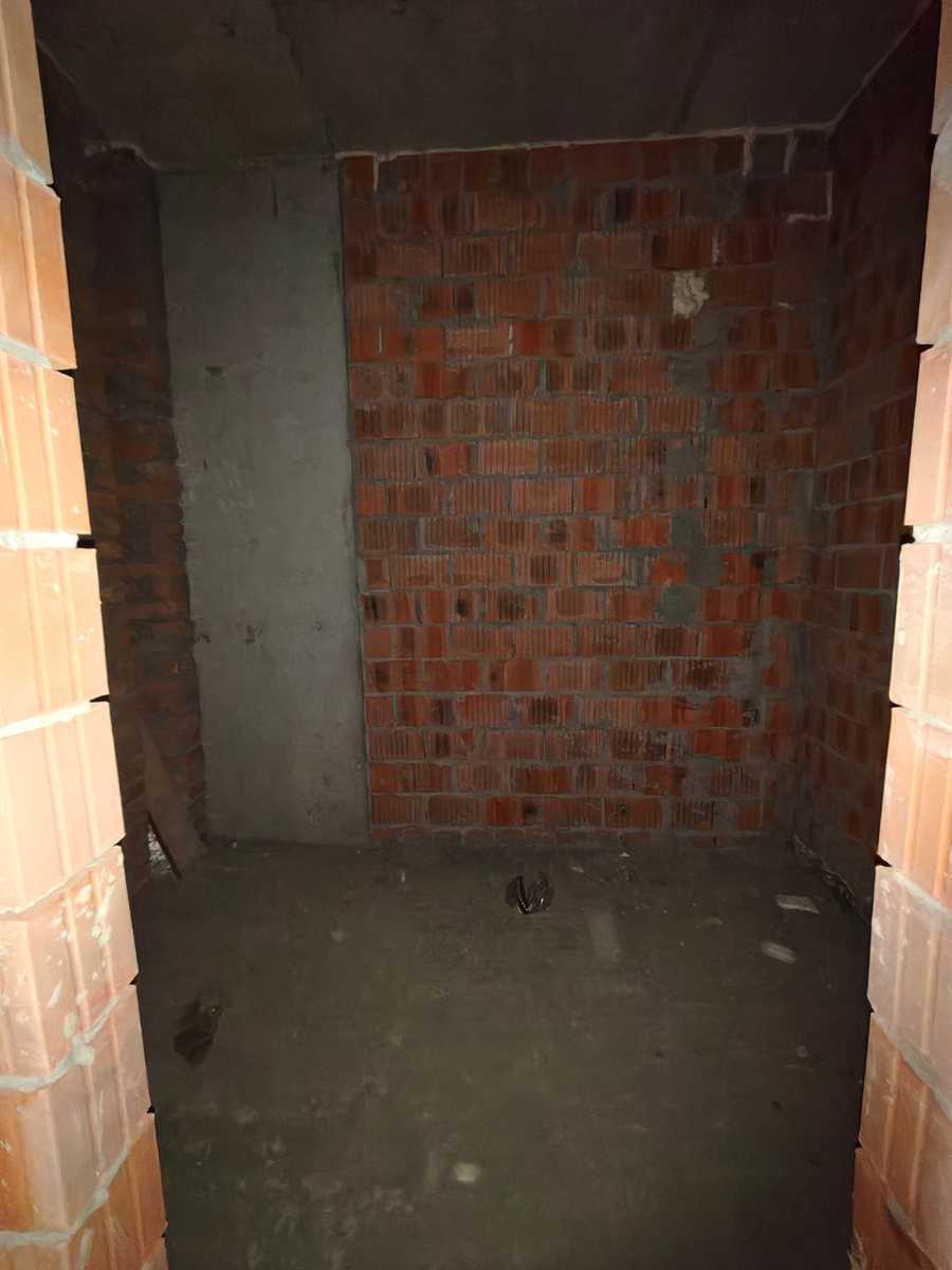 1873343891871889