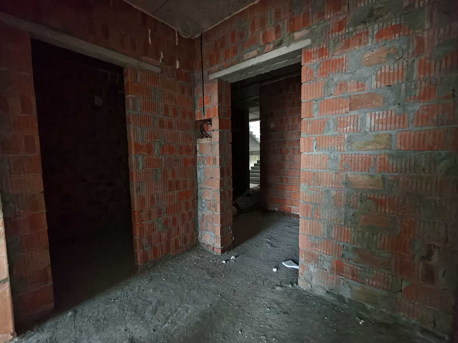 1873343927415676